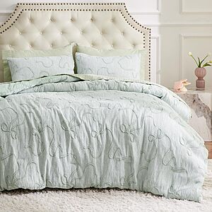 Prime Members: 3-Piece Bedsure GentleSoft 3D Jacquard Bow Comforter Set (Queen, Bow Sage Green) $18.49 + Free Shipping