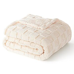 50" x 60"" Exclusivo Mezcla 3D Checkered Fleece Throw Blanket (Ivory) $8.99 + Free Shipping w/ Prime or on $35+