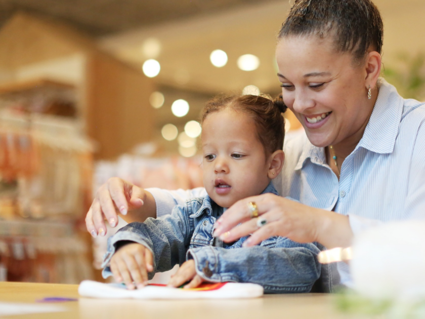 Carter’s is Hosting a FREE Holiday Craft Event This Weekend