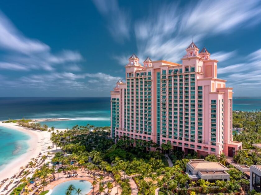 Atlantis Bahamas Vacation Package – Save Up to 40% + FREE Breakfast for Two!