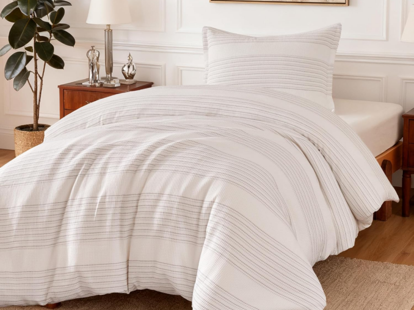 Amazon Basics 2-Piece Waffle Weave Duvet Cover Set Only $9 on Amazon (Reg. $19)