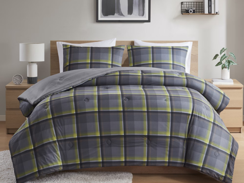 Mainstays King-Sized Comforter Set Only $19.44 at Walmart (Reg $39)