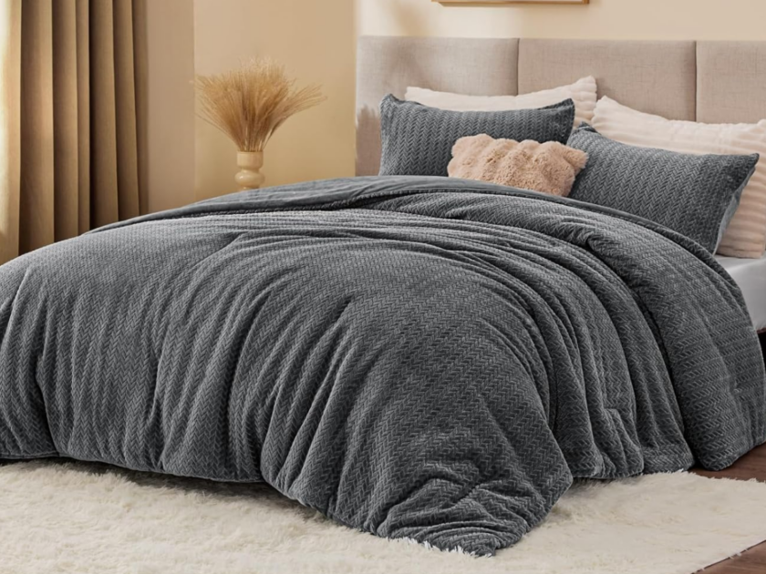 Fleece Queen Comforter Set Only $19.xx on Amazon (Reg. $40)