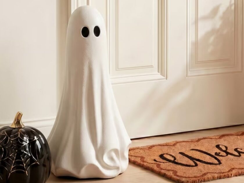 22″ Halloween Ghosts Just $22.97 at Walmart! | SO CUTE!