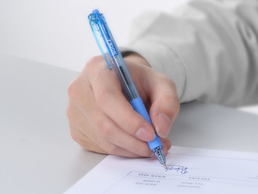 Smooth 1.0mm Ball Point Retractable Pens, 40 Pack Only $8.xx on Amazon (Reg. $15)