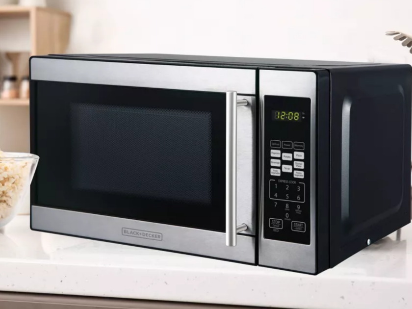 Black+Decker Microwave Only $49.99 Shipped at Target (Reg. $80)