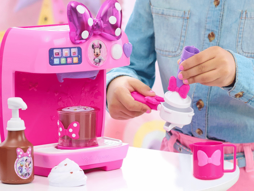 Disney Jr. Minnie Mouse Rise & Shine Bowrista Set Only $16.xx on Amazon (Reg $28)