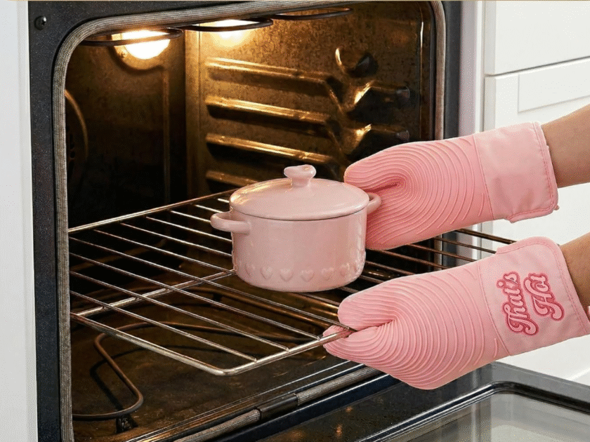 Paris Hilton Iconic Ceramic Stoneware Casserole Dish Only $17.xx on Amazon!