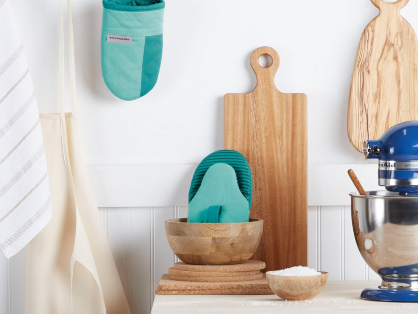 KitchenAid Beacon Two-Tone Non-Slip Mini Oven Mitt Set, 2 Pack Set Only $9.xx on Amazon (Reg. $25)