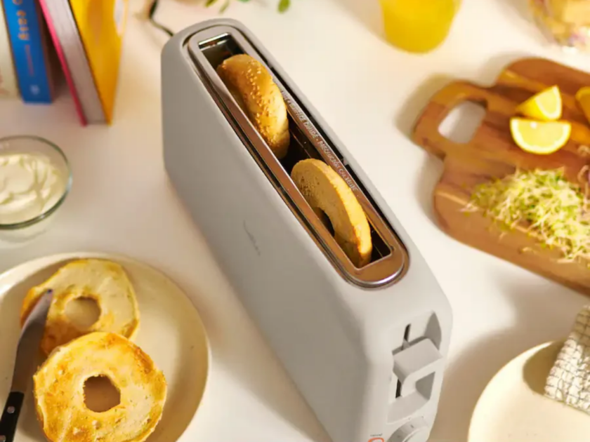 Bella 2 Slice Slim Toaster Only $9.99 Shipped at Best Buy (Reg. $25)