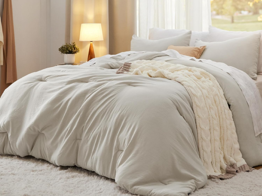 Bedsure King-Size Comforter 3-Piece Set Only $19.xx on Amazon (Reg $50)