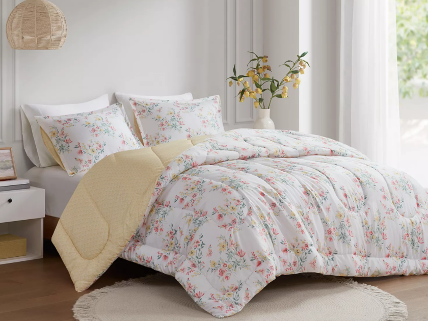 Macy’s Reversible 3-Pc. Comforter Sets Only $19.99 (Reg $80) Any Size!